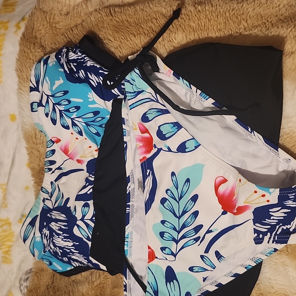 Bathing suit - Picture 5 of 5